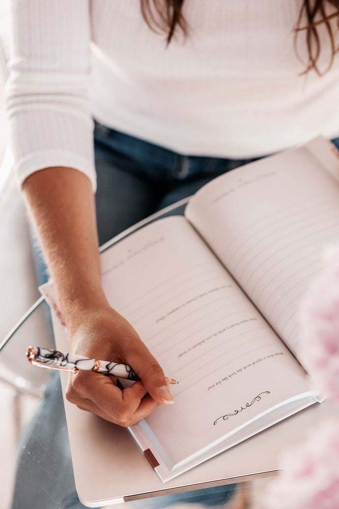 Powerful Benefits of Journaling: And Why Everyone Should Keep a Diary
